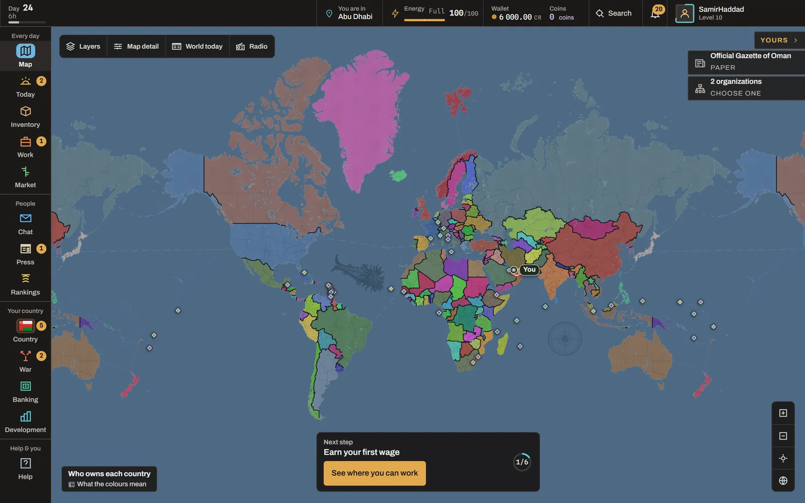 Gray Horizon u browseru: mapa sveta preko celog ekrana, države u različitim bojama, meni sa leve strane sa stavkama kao što su Map, Work, Market, Press i War, i kartica „Next step“ na dnu ekrana